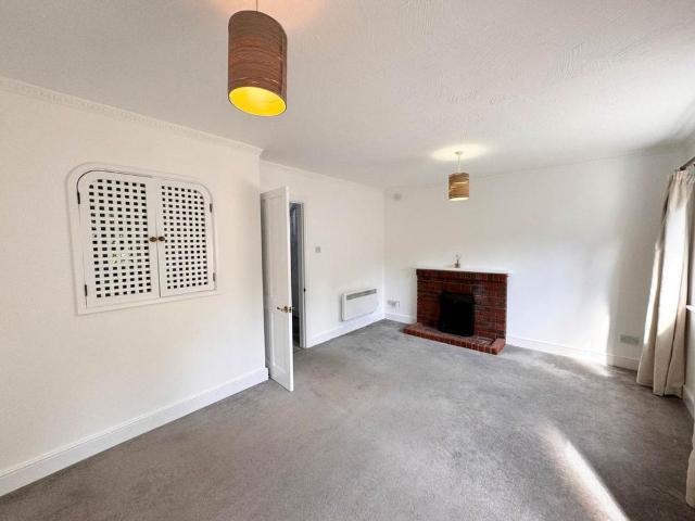 2 bedroom semi detached house to rent