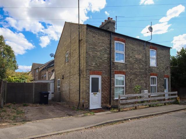 2 bedroom semi detached house to rent