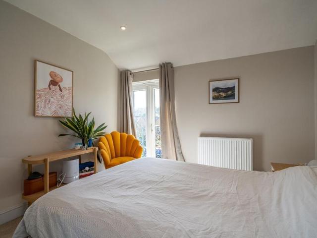 2 bedroom semi detached house to rent