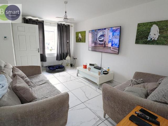 2 bedroom semi detached house to rent