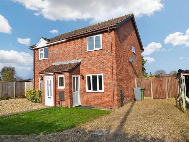2 bedroom semi detached house to rent