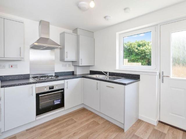 2 bedroom semi detached house to rent