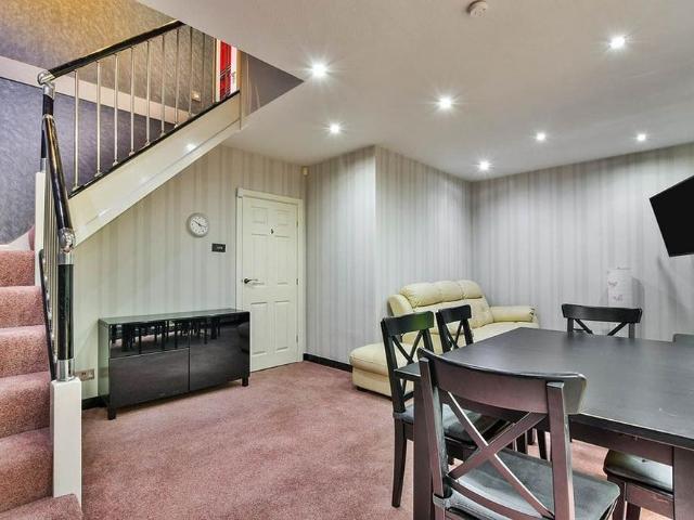 2 bedroom semi detached house to rent