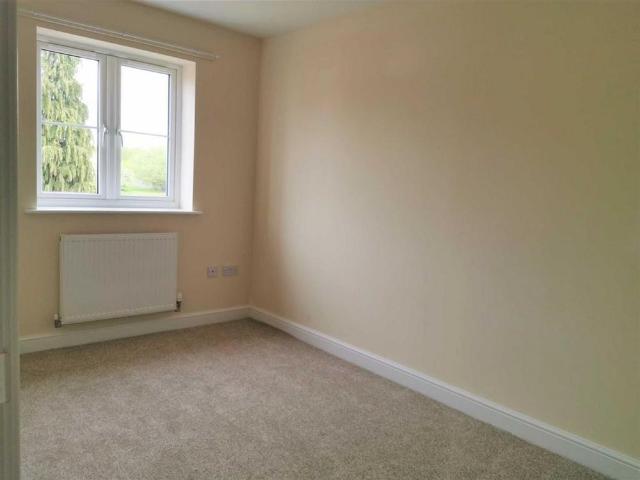 2 bedroom semi detached house to rent