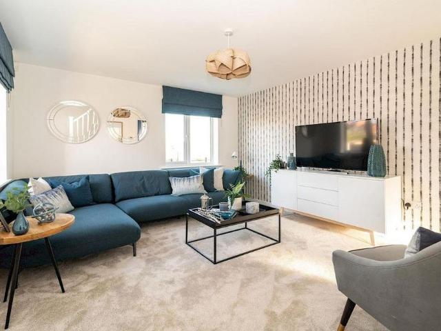 2 bedroom semi detached house to rent