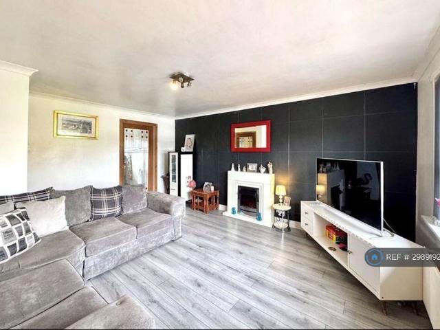 2 bedroom semi detached house to rent
