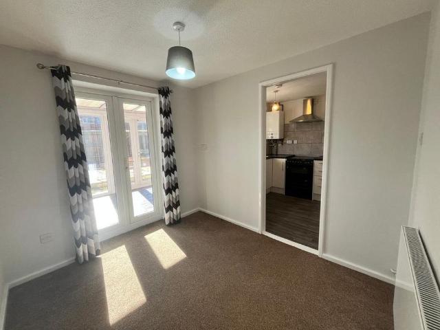 2 bedroom semi detached house to rent