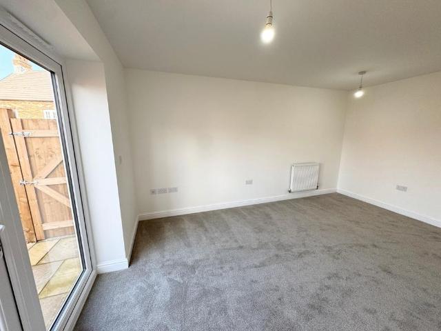 2 bedroom semi detached house to rent