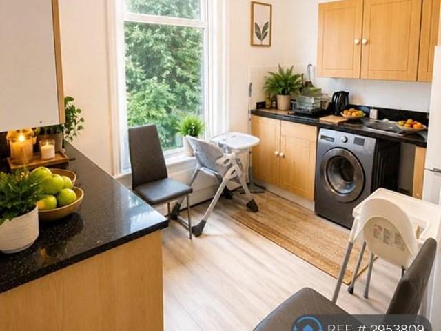 2 bedroom semi detached house to rent