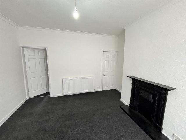 2 bedroom semi detached house to rent