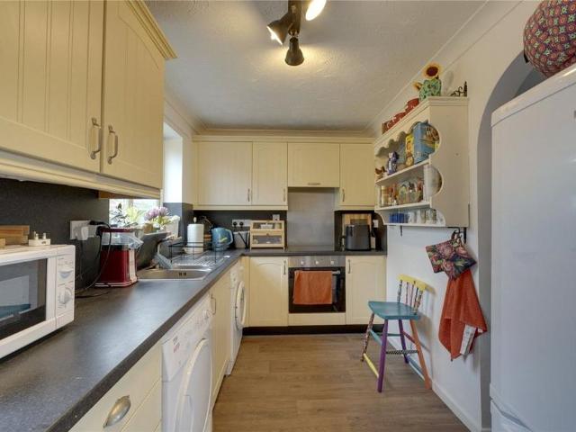 2 bedroom semi detached house to rent