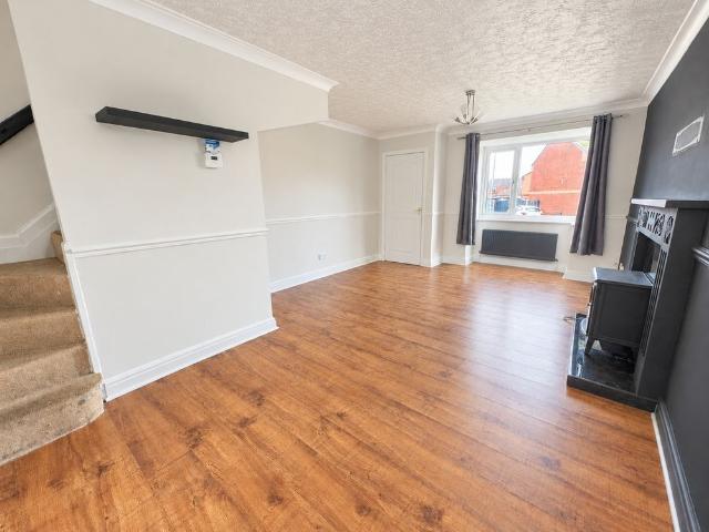 2 bedroom semi detached house to rent