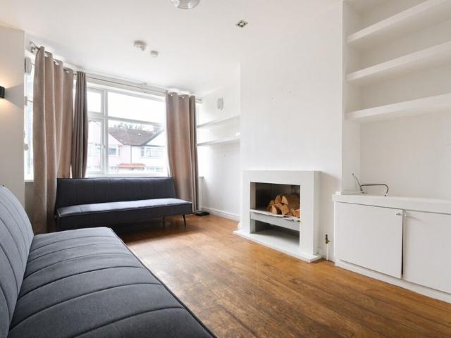 2 bedroom Semi detached house to rent