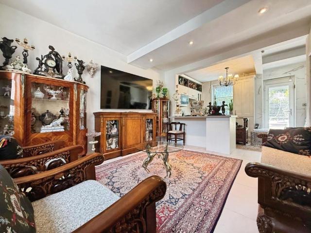 2 bedroom semi detached house to rent