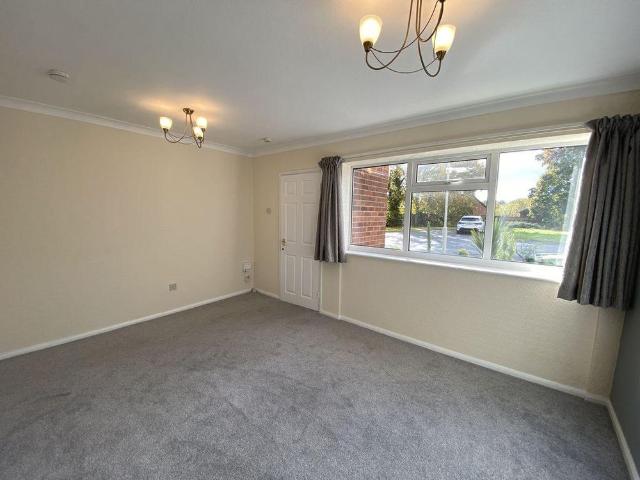 2 bedroom semi detached house to rent