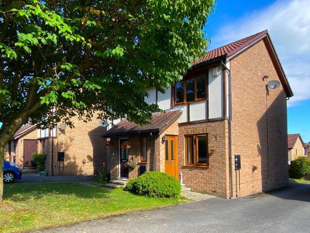 2 bedroom semi detached house to rent
