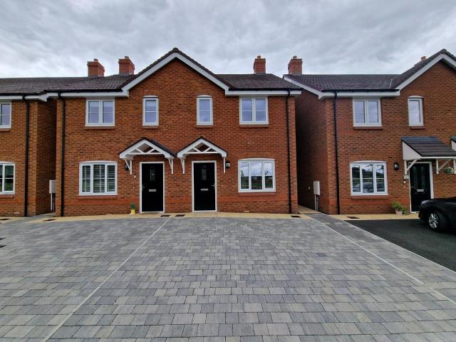2 bedroom semi detached house to rent