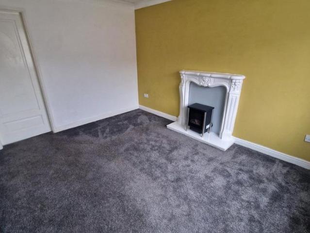 2 bedroom semi detached house to rent