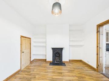 2 bedroom semi detached house to rent