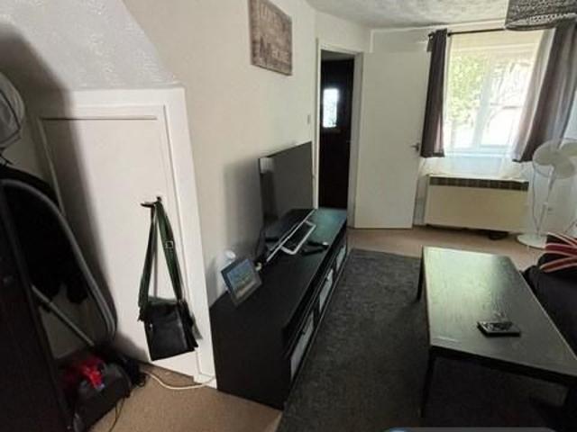2 bedroom semi detached house to rent