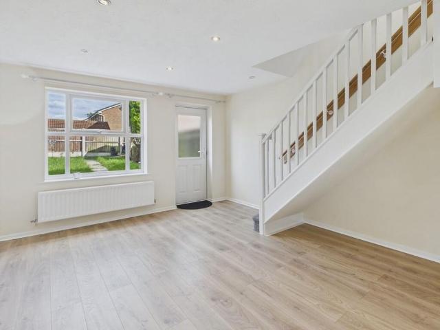 2 bedroom semi detached house to rent