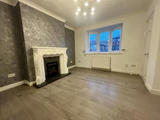 2 bedroom semi detached house to rent