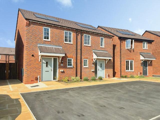 2 bedroom semi detached house to rent