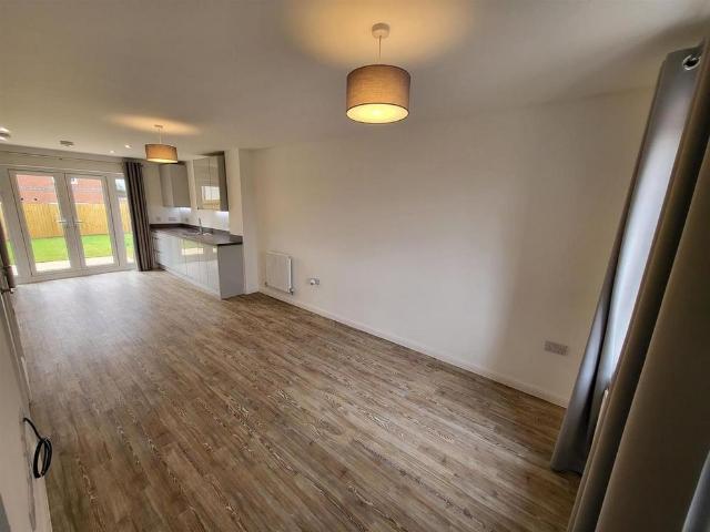 2 bedroom semi detached house to rent