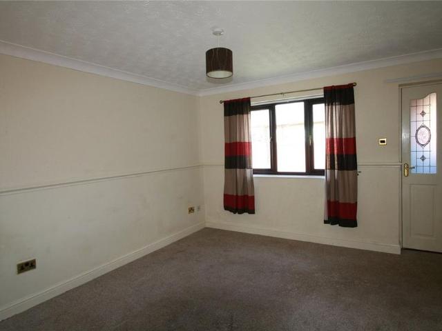 2 bedroom semi detached house to rent