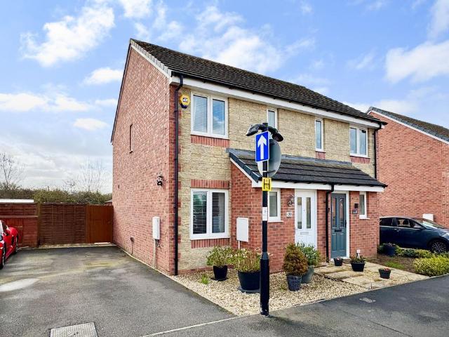 2 bedroom semi detached house to rent
