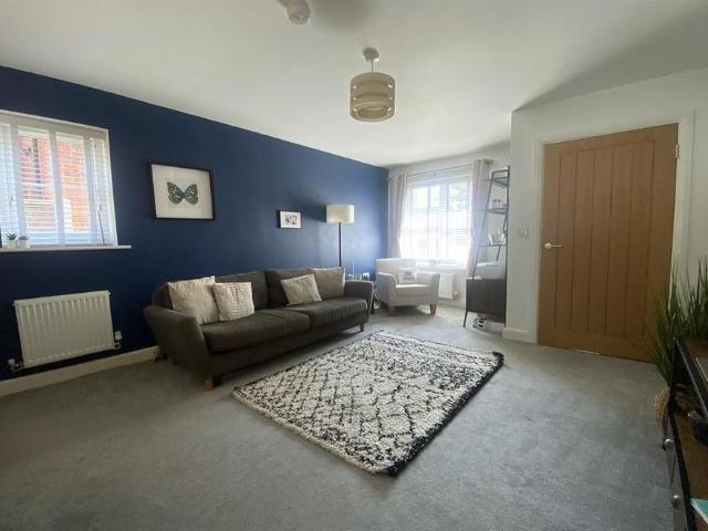 2 bedroom semi detached house to rent