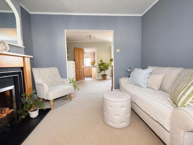 2 bedroom semi detached house to rent