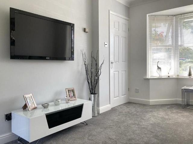 2 bedroom semi detached house to rent