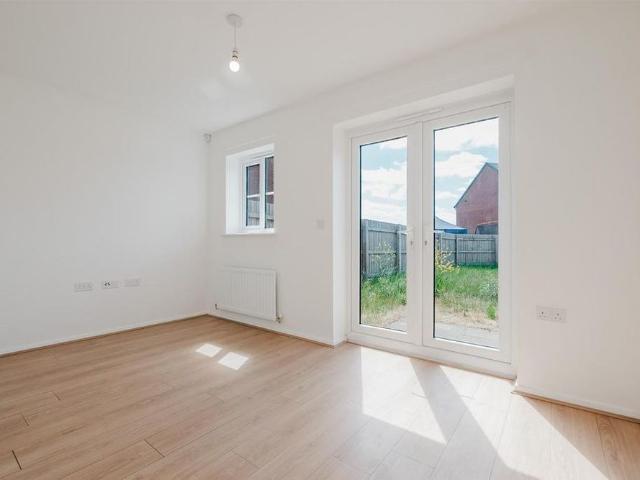 2 bedroom semi detached house to rent