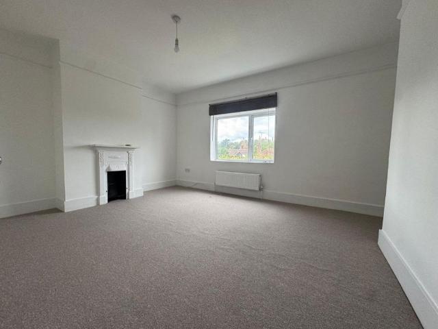 2 bedroom semi detached house to rent