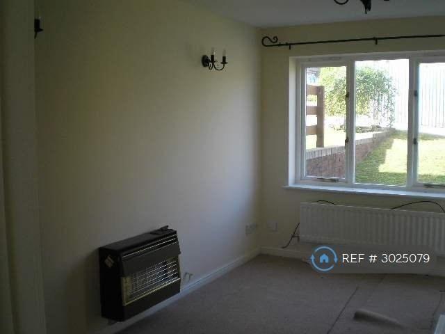 2 bedroom semi detached house to rent