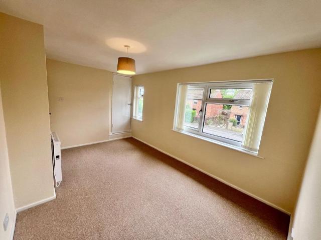 2 bedroom semi detached house to rent