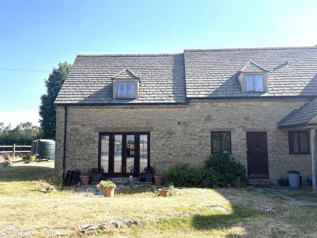2 bedroom semi detached house to rent