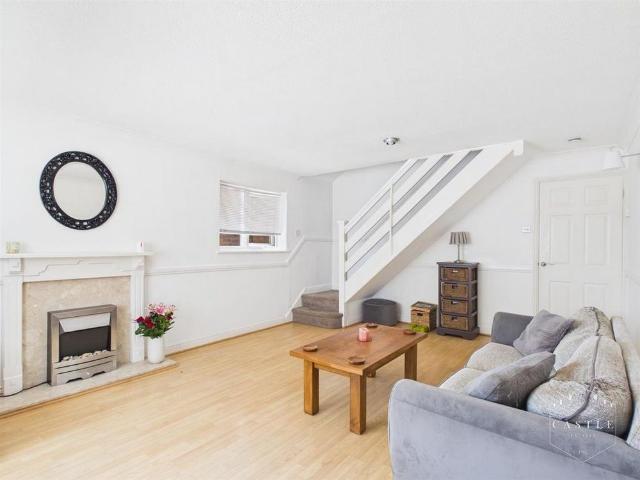 2 bedroom semi detached house to rent