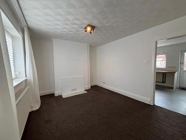 2 bedroom semi detached house to rent