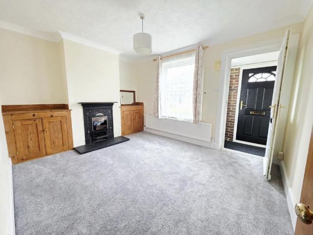 2 bedroom semi detached house to rent