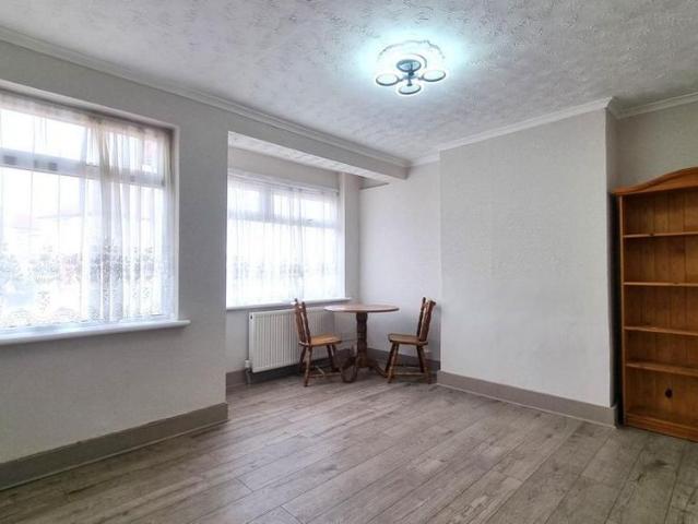 2 bedroom semi detached house to rent