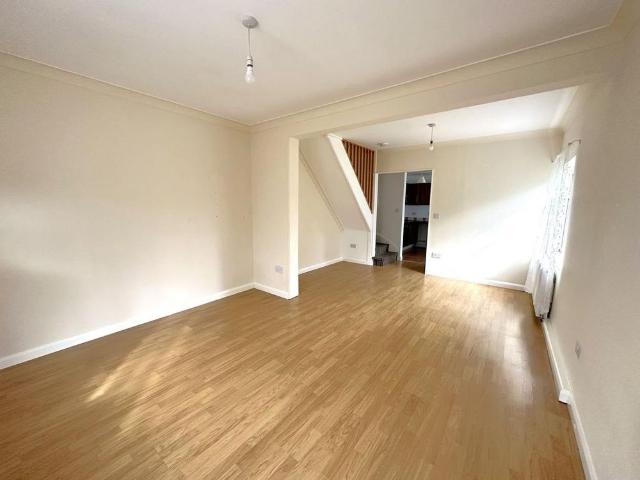 2 bedroom semi detached house to rent