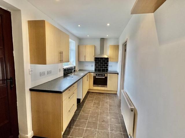 2 bedroom semi detached house to rent