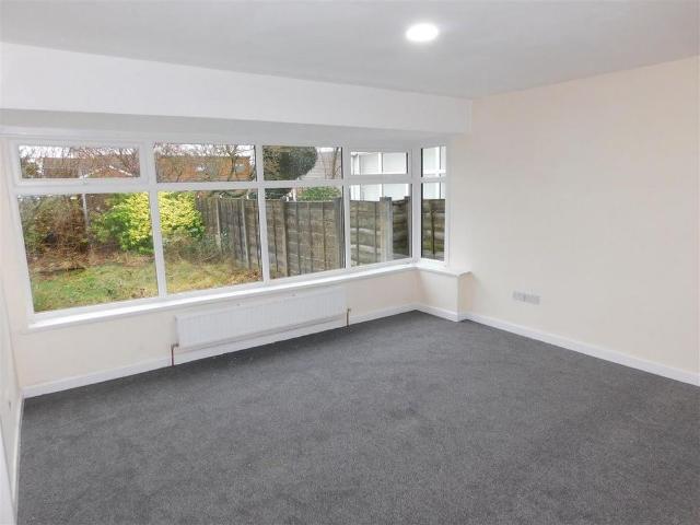 2 bedroom semi detached house to rent