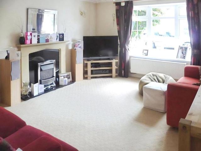 2 bedroom semi detached house to rent