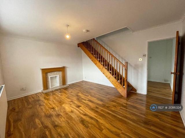 2 bedroom semi detached house to rent