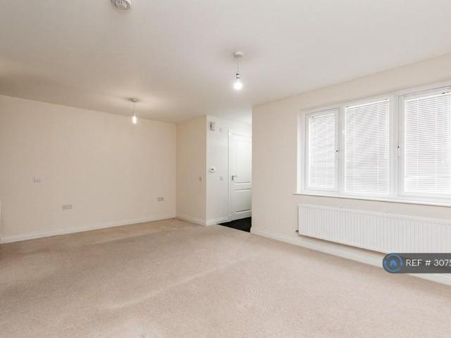 2 bedroom semi detached house to rent