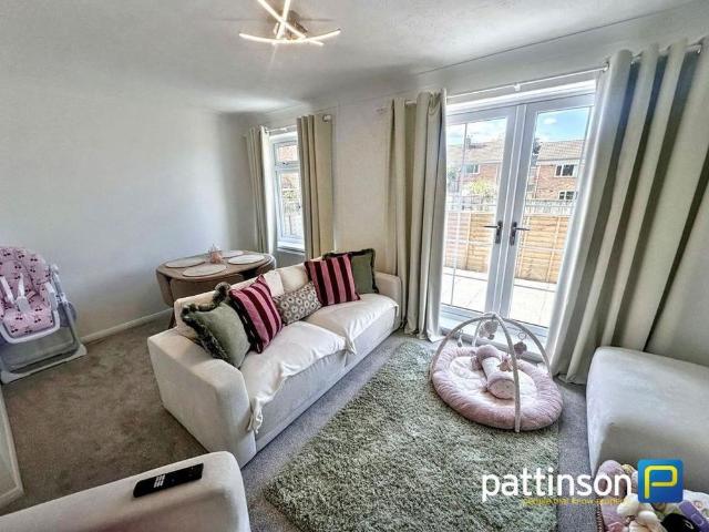 2 bedroom semi detached house to rent