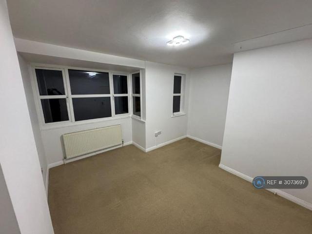 2 bedroom semi detached house to rent